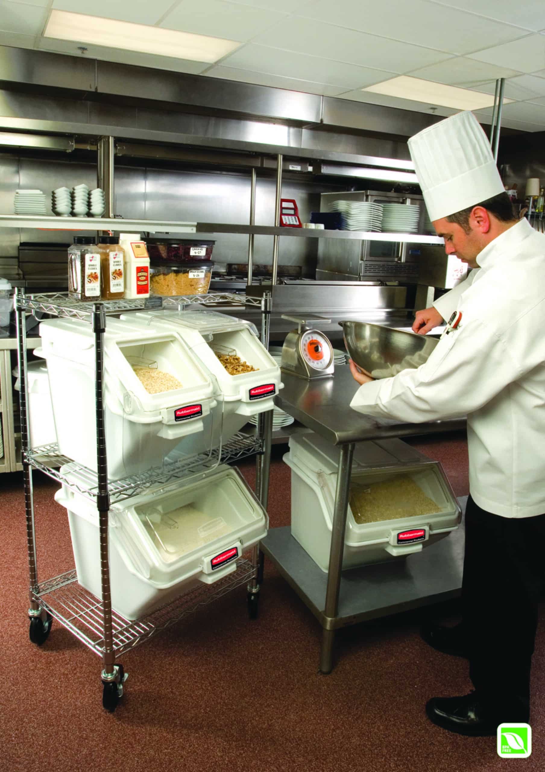 Rubbermaid | Ingredient Storage Bin with 2 Cup Portioning Scoop | RFG9G5800 WHT image 1