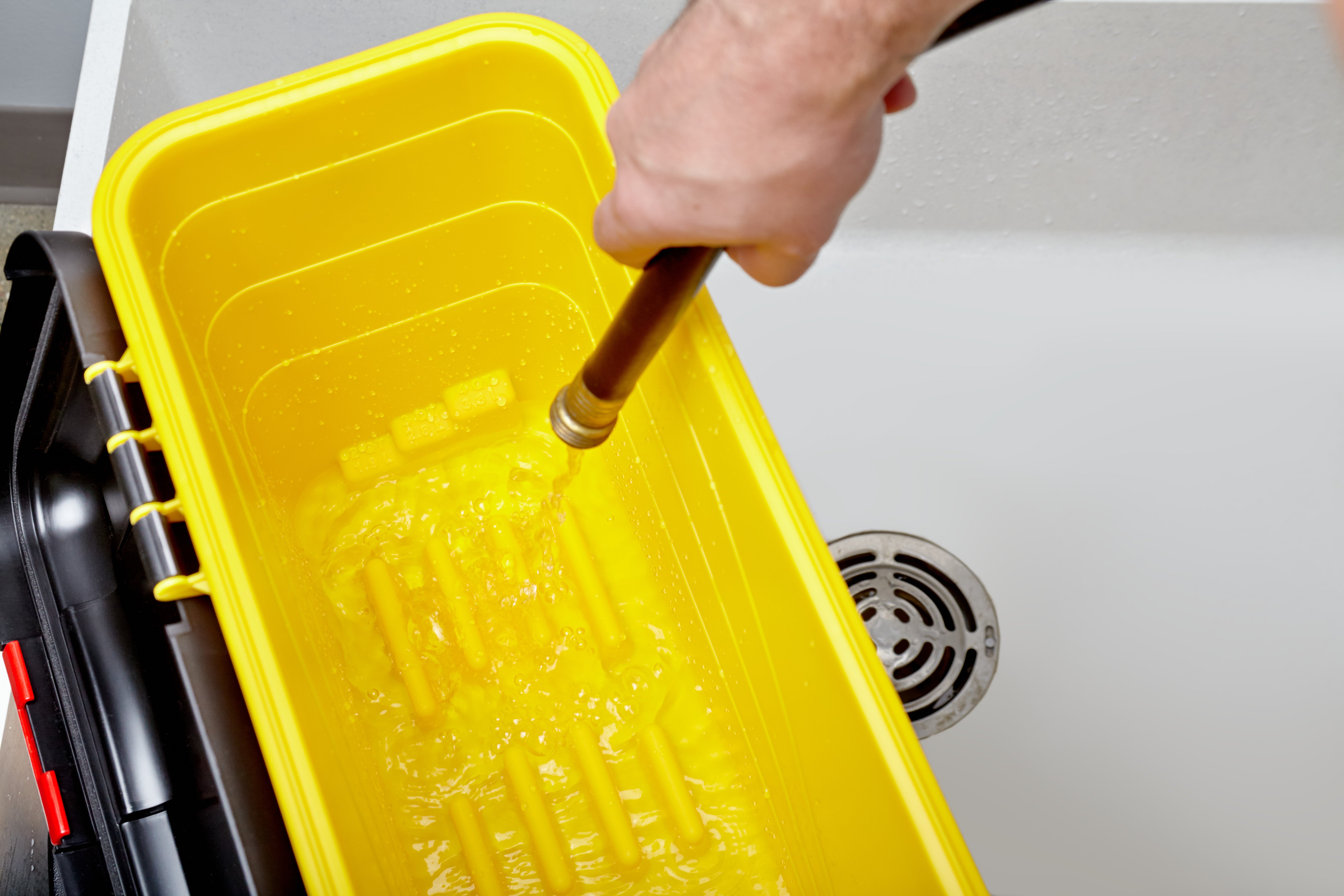 Rubbermaid Commercial Products HYGEN Microfiber Charging Bucket, Yellow | FGQ95088YEL