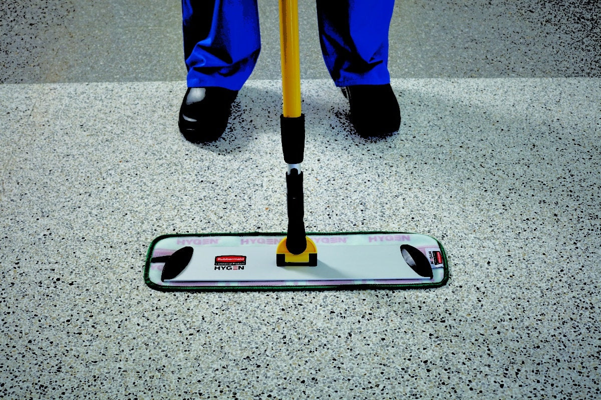 Rubbermaid HYGEN™ 45cm/18″ Microfibre Wet Pad, Green Trim | RFGQ41000GR00 image 4