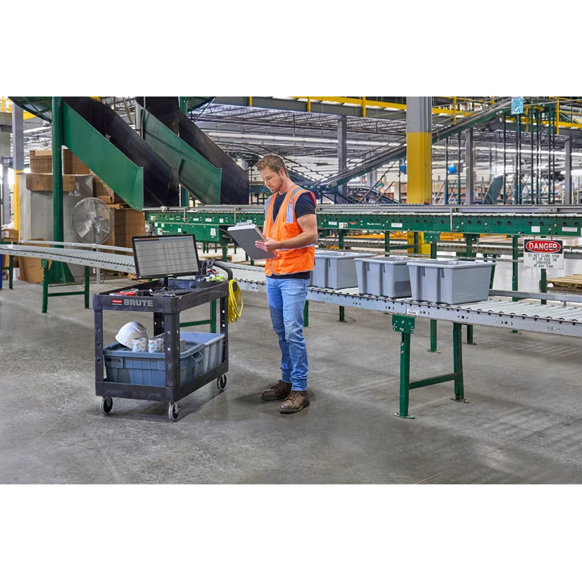 Rubbermaid Heavy Duty Utility Cart Black Color | FG452088BLA