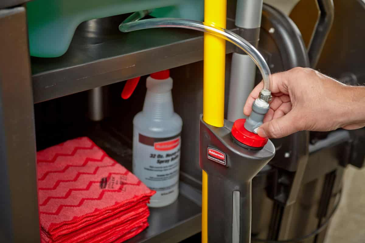 Rubbermaid HYGEN™ PULSE™ Microfibre High-Capacity Caddy 7.5L | RFGQ966000000 image 2