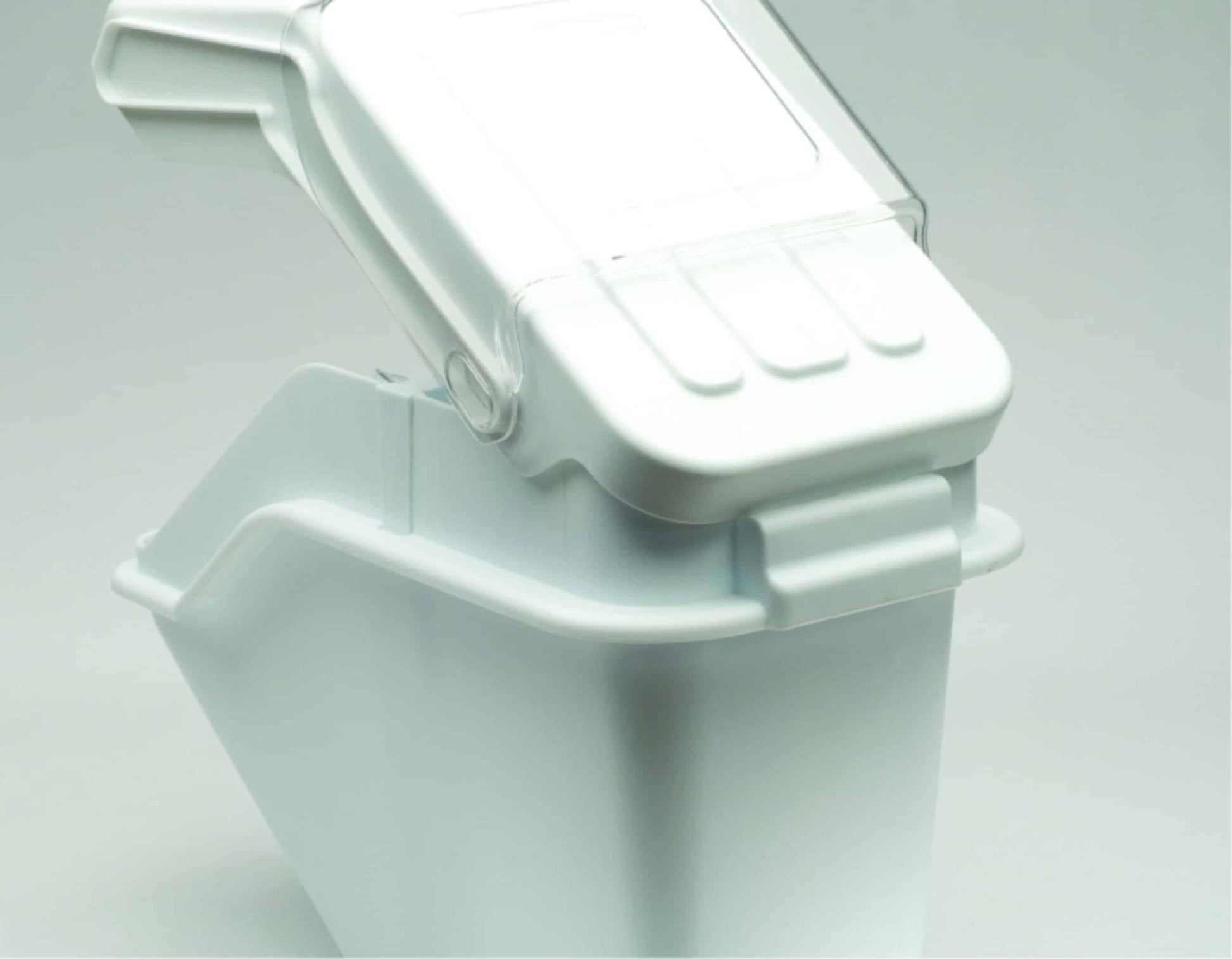 Rubbermaid | Ingredient Storage Bin with 1 Cup Portioning Scoop | RFG9G5700 WHT image 6